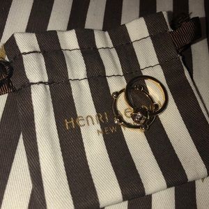 Henri bendel ring